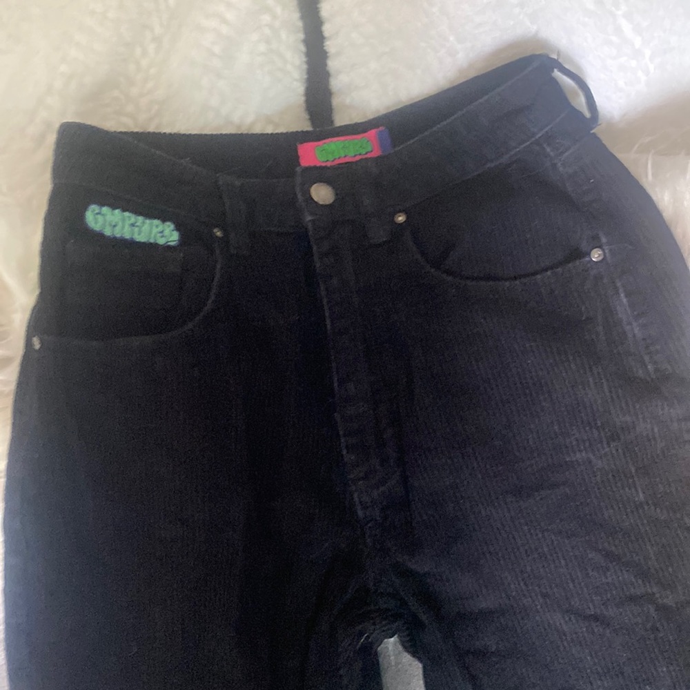 Empyre woman’s black